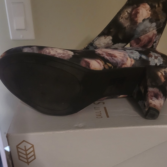 Spring shoes - Picture 3 of 3